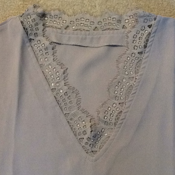 New top - Picture 2 of 5